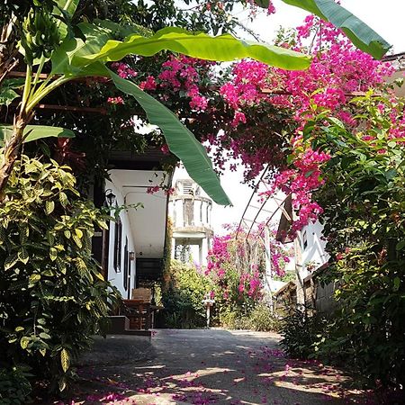 Hotel Boondee House à Mae Hong Son Extérieur photo