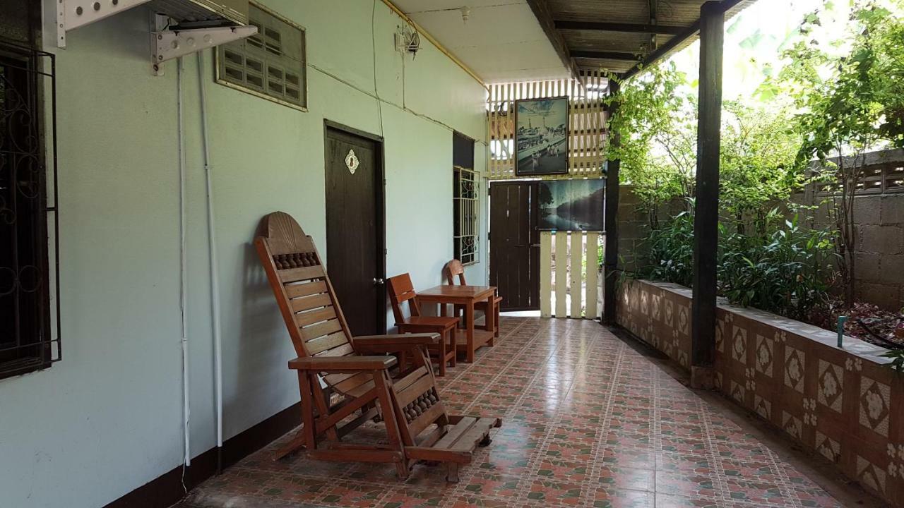 Hotel Boondee House à Mae Hong Son Extérieur photo