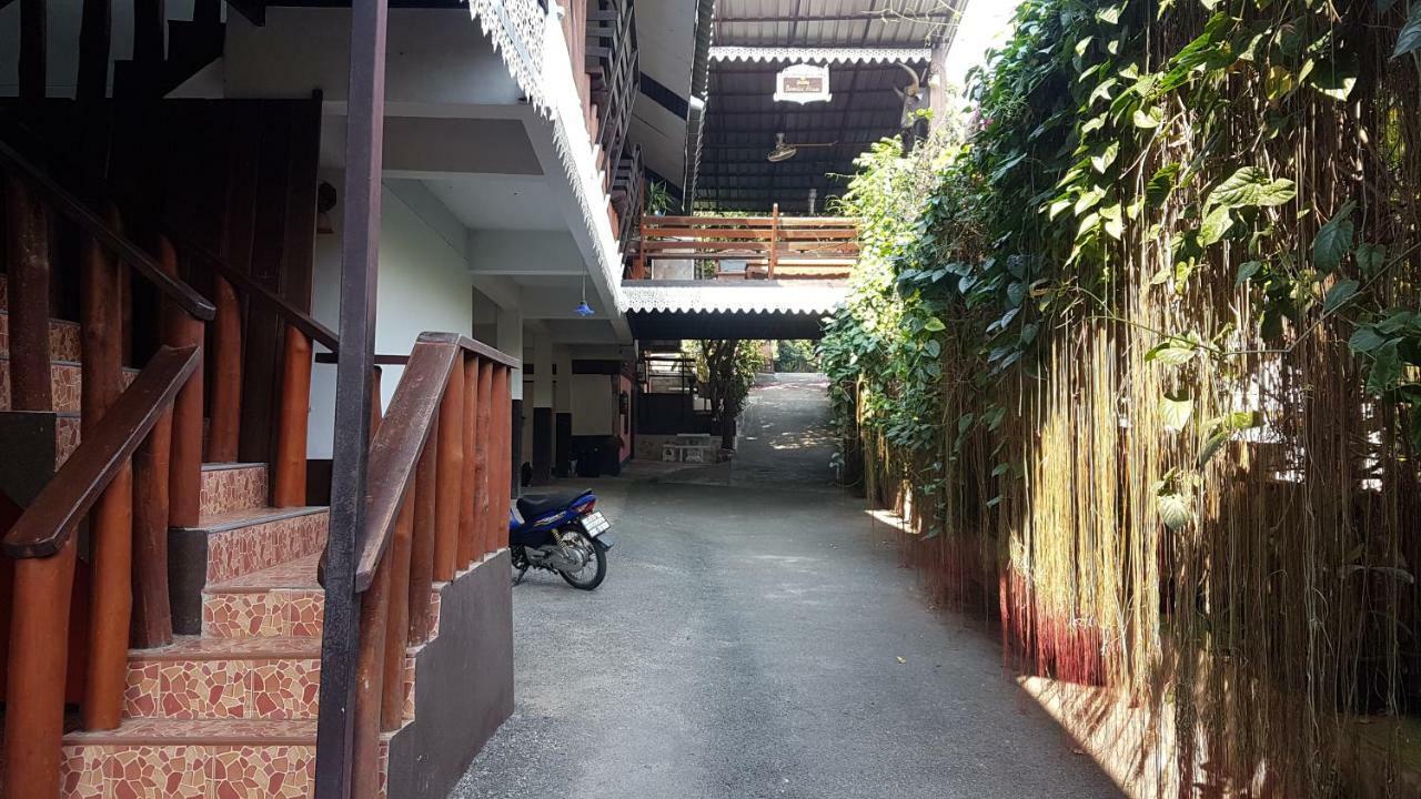 Hotel Boondee House à Mae Hong Son Extérieur photo