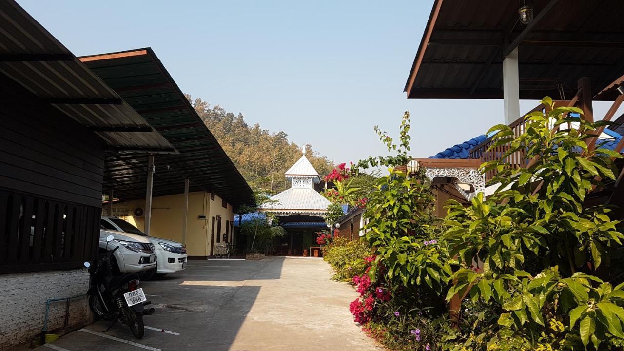 Hotel Boondee House à Mae Hong Son Extérieur photo